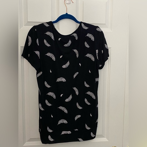 Women’s Short Sleeve Summer Blouse - Picture 2 of 4